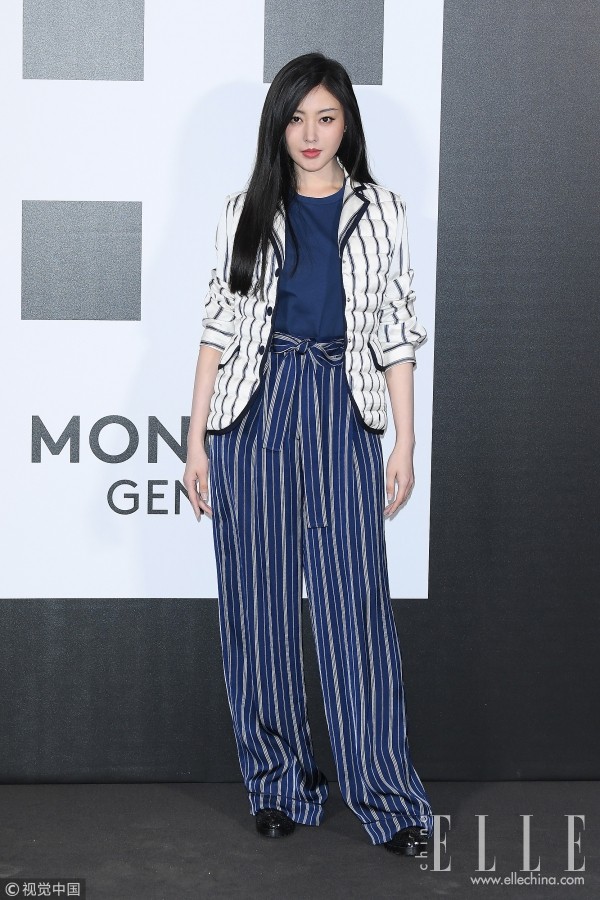 内搭换成同色系,显瘦显高变高级!