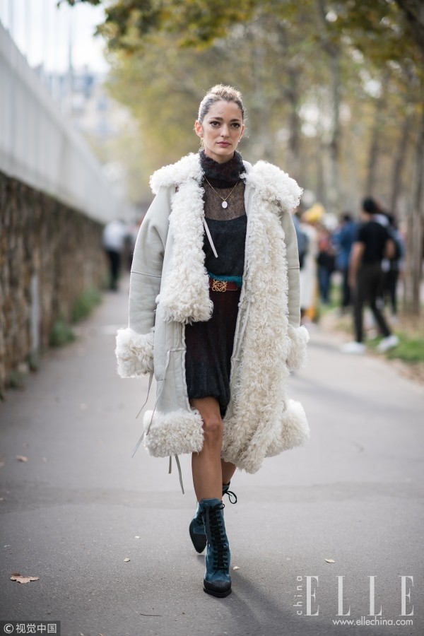 拥有一条高领毛衣裙,美翻整个冬天!